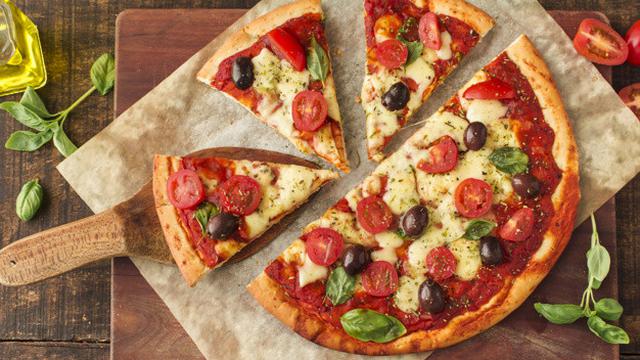 Cara Membuat Pizza Rumahan Anti Gagal dan Mudah